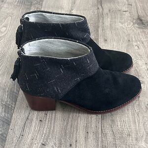 Toms Leila Ankle Boots Black Suede/ Dotted Wool Size 9.5